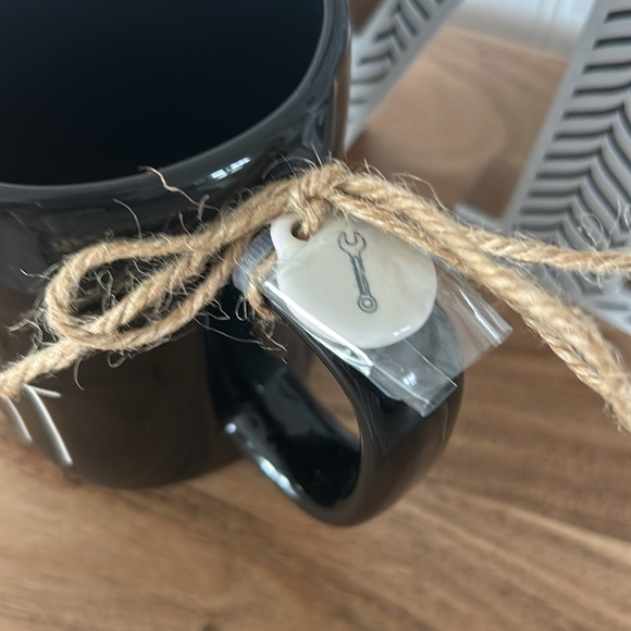 NEW Rae Dunn MR FIX IT coffee mug - Picture 2 of 3